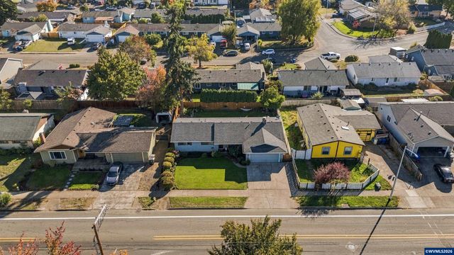 4722 Swegle Rd NE, Salem, OR 97301