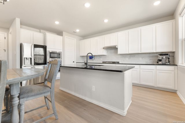 229 Jereth Crossing, Castroville, TX 78009