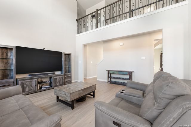 229 Jereth Crossing, Castroville, TX 78009