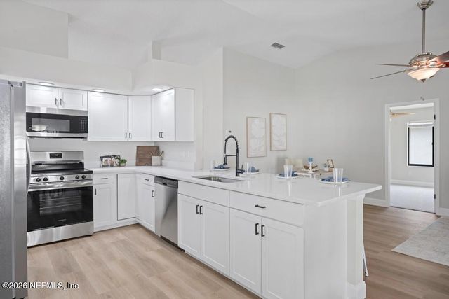 7 BIRD LAND Place, Palm Coast, FL 32137