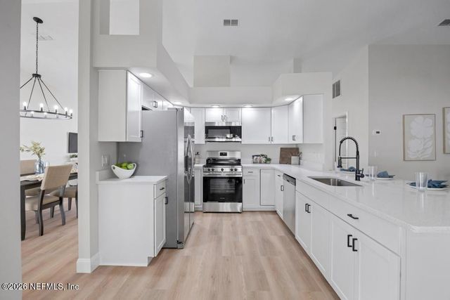 7 BIRD LAND Place, Palm Coast, FL 32137