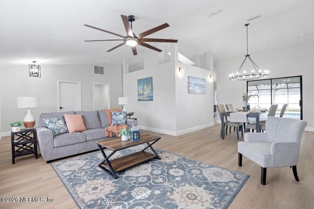 7 BIRD LAND Place, Palm Coast, FL 32137