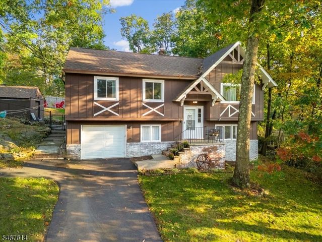 11 Cherokee Ave, Rockaway Twp., NJ 07866