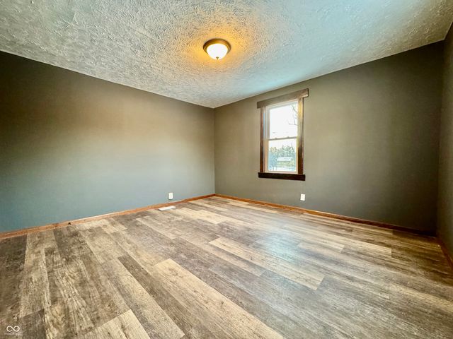 438 4th Street, North Vernon, IN 47265