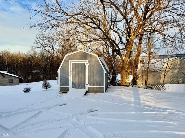 438 4th Street, North Vernon, IN 47265