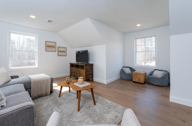 37 Colby Farm Road, Chester, NH 03036