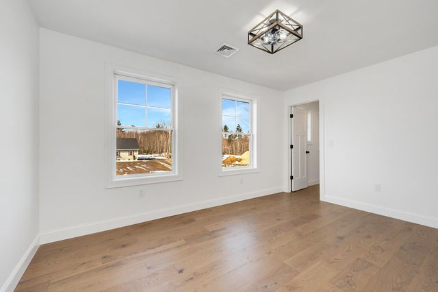 37 Colby Farm Road, Chester, NH 03036