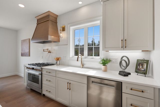 37 Colby Farm Road, Chester, NH 03036