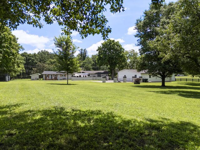 904 Highway 48, S, Dickson, TN 37055