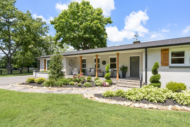 904 Highway 48, S, Dickson, TN 37055