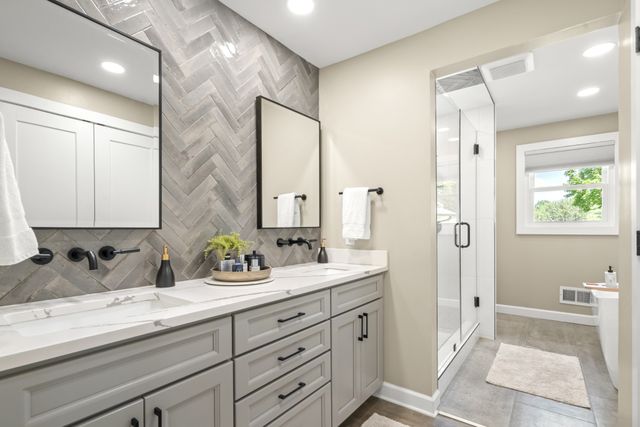 904 Highway 48, S, Dickson, TN 37055