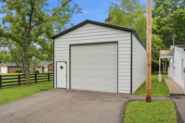 904 Highway 48, S, Dickson, TN 37055