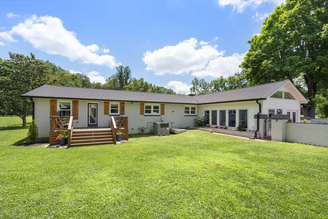 904 Highway 48, S, Dickson, TN 37055