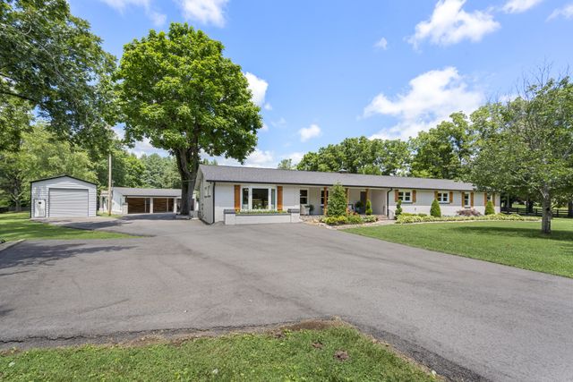 904 Highway 48, S, Dickson, TN 37055