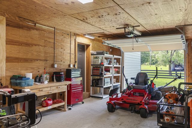 904 Highway 48, S, Dickson, TN 37055