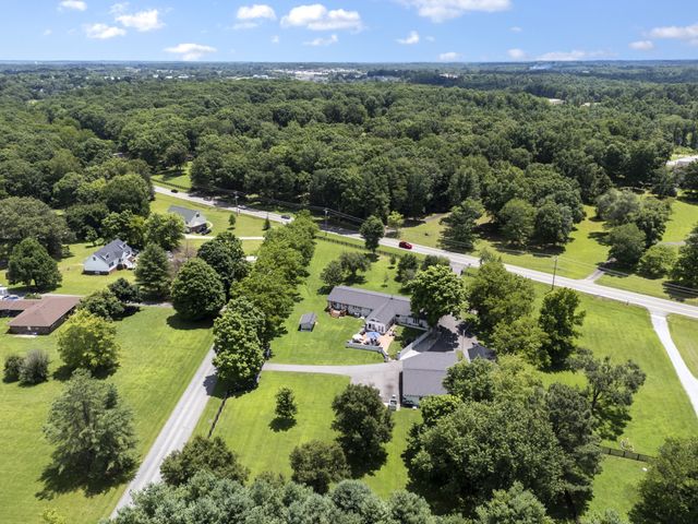 904 Highway 48, S, Dickson, TN 37055