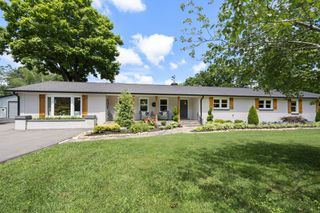 904 Highway 48, S, Dickson, TN 37055