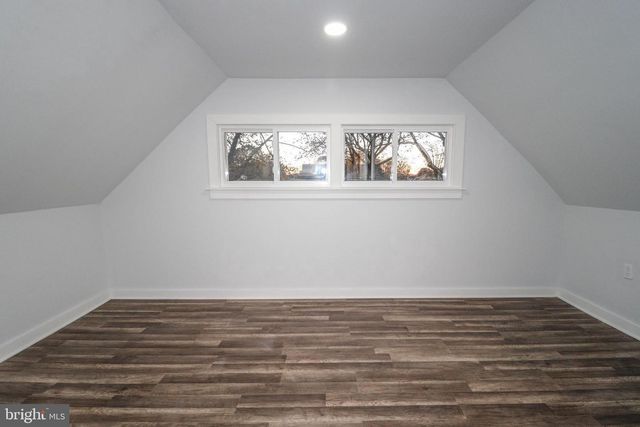 43 NORTHPARK DR, Levittown, PA 19054