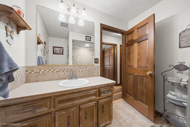 16111 N Yale Rd, Colbert, WA 99005