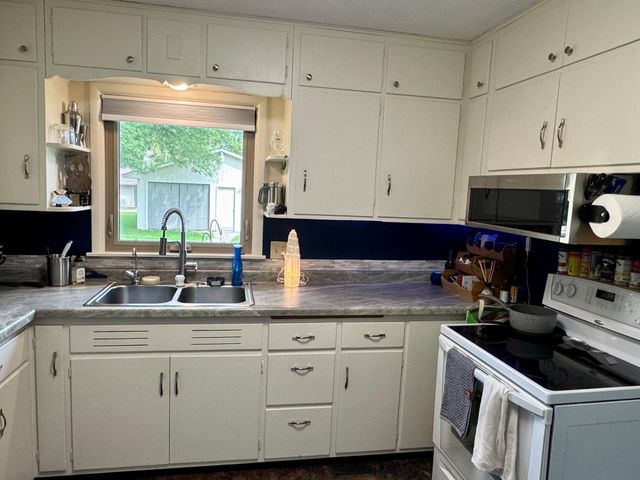 705 S 12th Street, Olivia, MN 56277