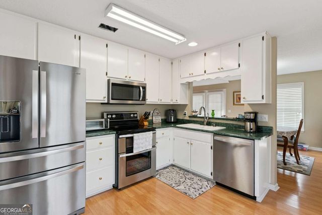 31 Deals Circle N, Woodbine, GA 31569