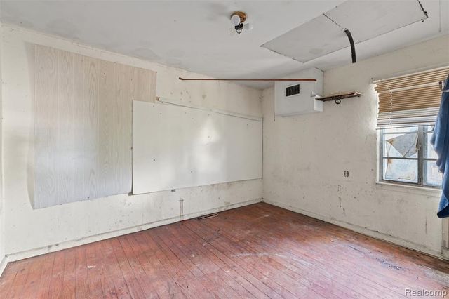 7700 Beachway Drive, Monroe, MI 48161