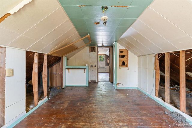 7700 Beachway Drive, Monroe, MI 48161