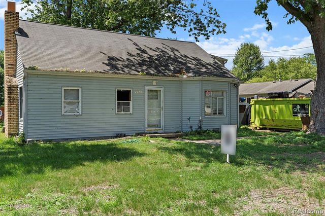 7700 Beachway Drive, Monroe, MI 48161