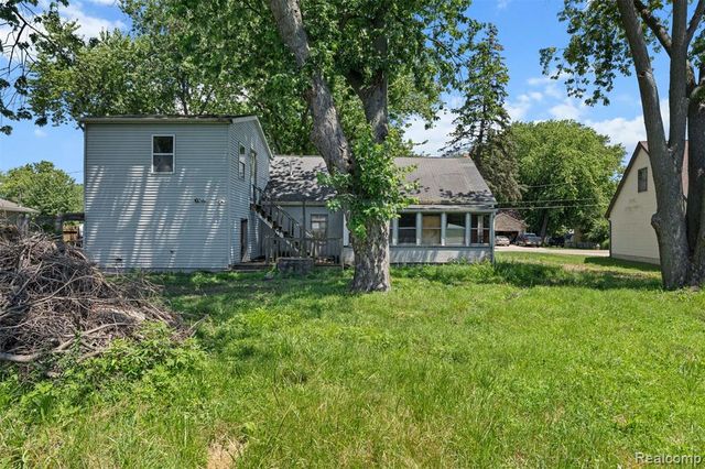 7700 Beachway Drive, Monroe, MI 48161