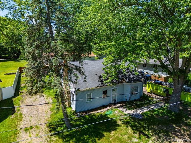 7700 Beachway Drive, Monroe, MI 48161