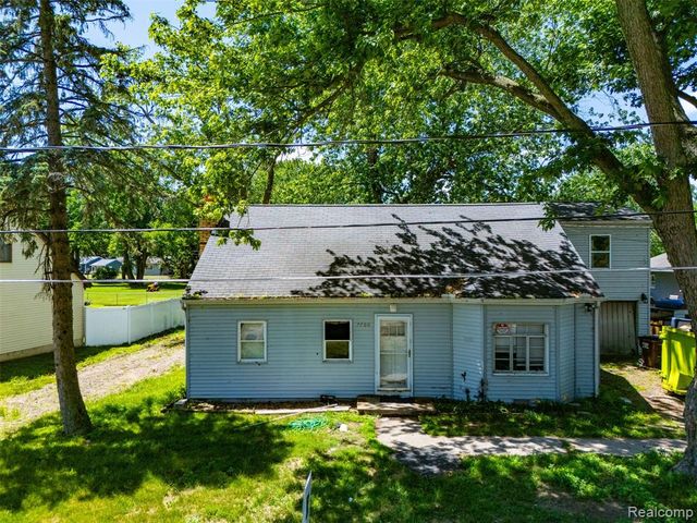 7700 Beachway Drive, Monroe, MI 48161