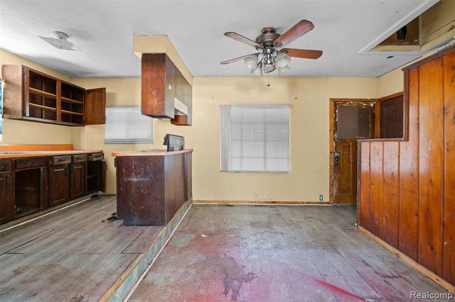 7700 Beachway Drive, Monroe, MI 48161