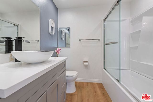 5325 Newcastle Avenue 312, Los Angeles, CA 91316