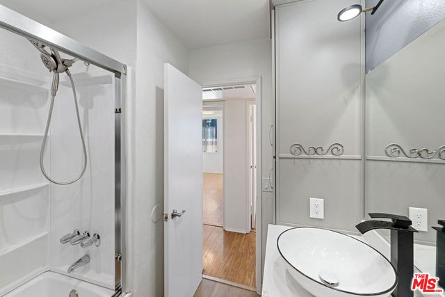5325 Newcastle Avenue 312, Los Angeles, CA 91316