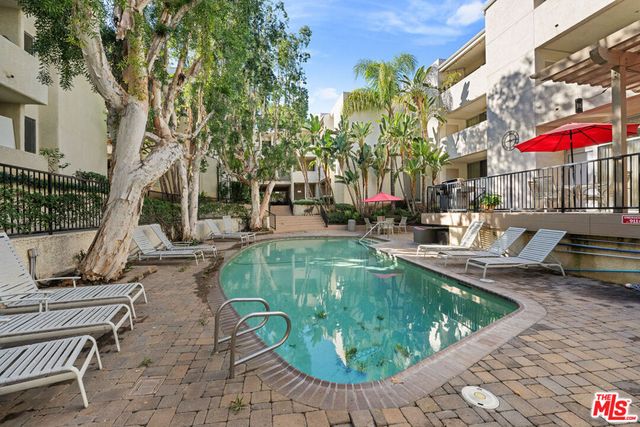 5325 Newcastle Avenue 312, Los Angeles, CA 91316