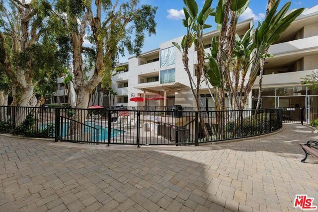 5325 Newcastle Avenue 312, Los Angeles, CA 91316