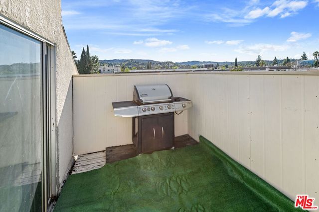 5325 Newcastle Avenue 312, Los Angeles, CA 91316