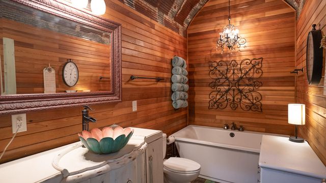 10813 County Road 446, Navasota, TX 77868