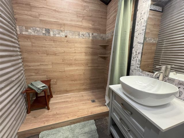 10813 County Road 446, Navasota, TX 77868