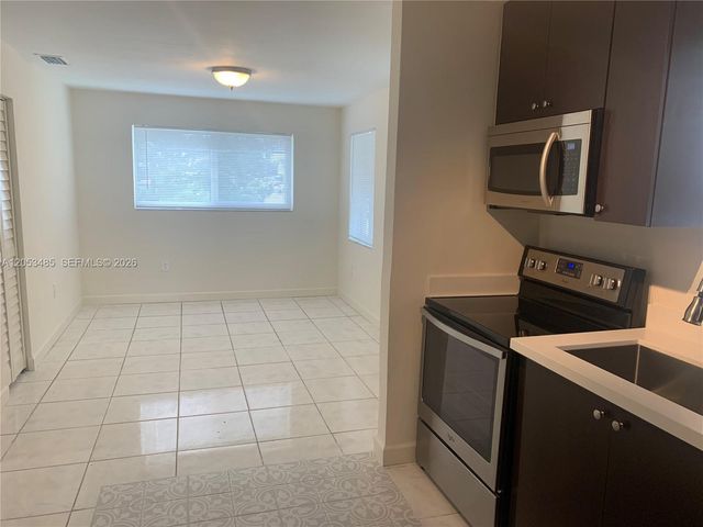 901 NW 22nd Court, Miami, FL 33125
