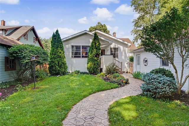 29 Beverly Place, Hamburg, NY 14075