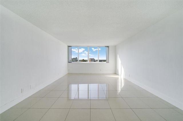 9001 SW 77th Avenue C803, Miami, FL 33156