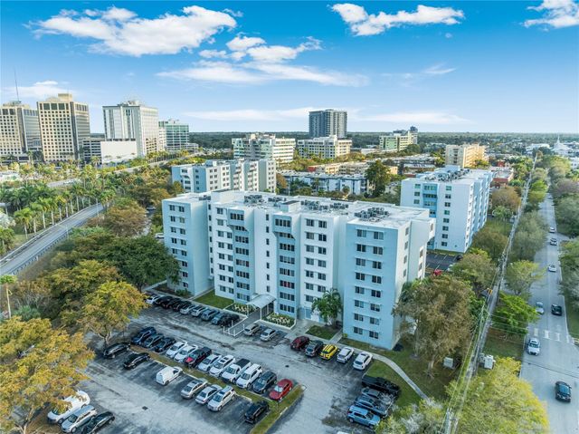 9001 SW 77th Avenue C803, Miami, FL 33156