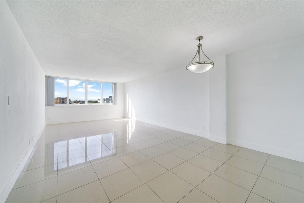 9001 SW 77th Avenue C803, Miami, FL 33156