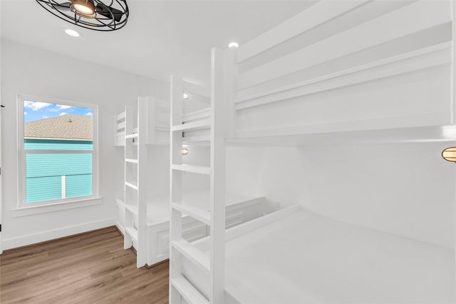 955 Wommack, Crystal Beach, TX 77650