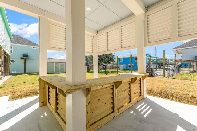 955 Wommack, Crystal Beach, TX 77650