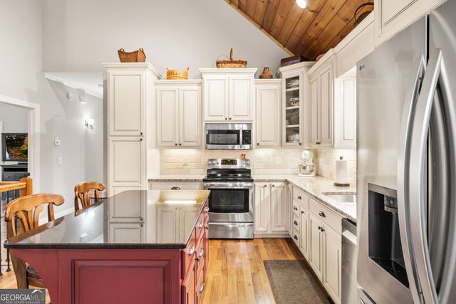 1702 Cedar Cliff Road, Hiawassee, GA 30546
