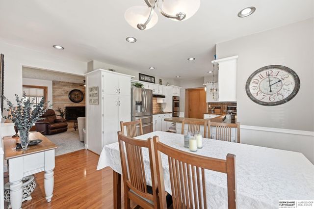 947 S Washington Street, Papillion, NE 68046