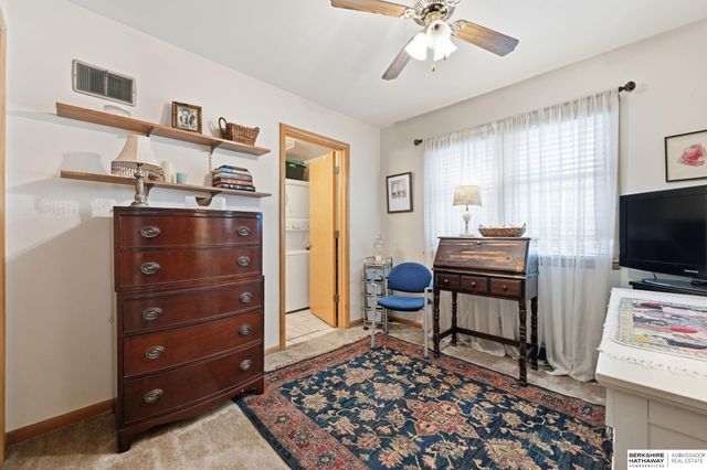 947 S Washington Street, Papillion, NE 68046