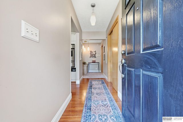 947 S Washington Street, Papillion, NE 68046